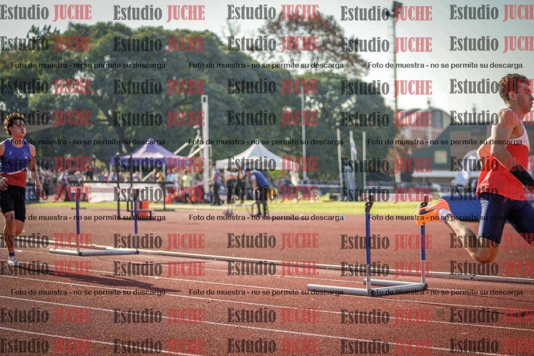 Fotos de los 400 m con vallas de varones