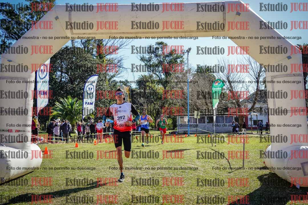 Fotos de la llegada del cross de 8000 m