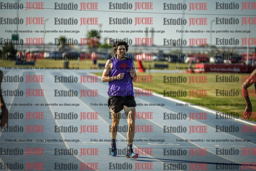 Fotos de los 400 m llanos de varones