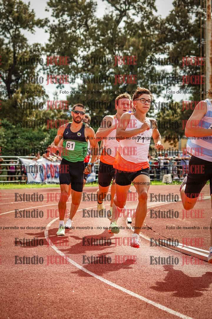 Fotos de los 800 m llanos de varones