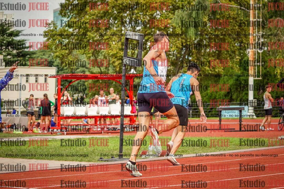 Fotos de los 400 m llanos de varones