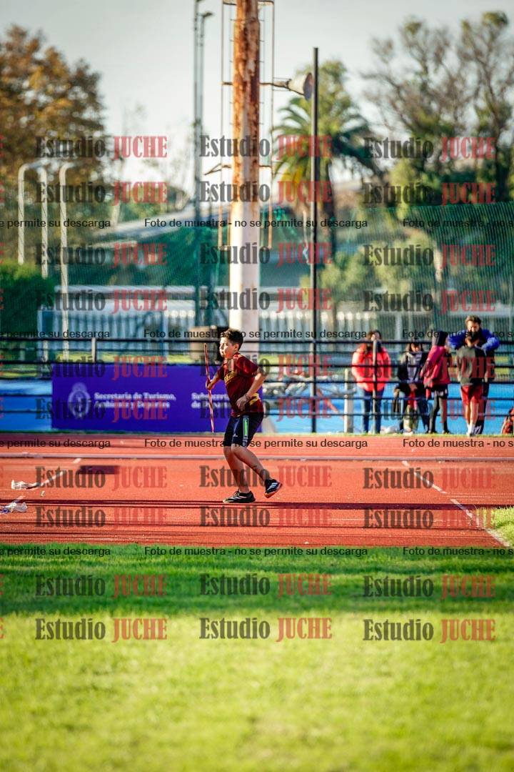 Fotos del lanzamiento de jabalina de mujeres y varones - U14