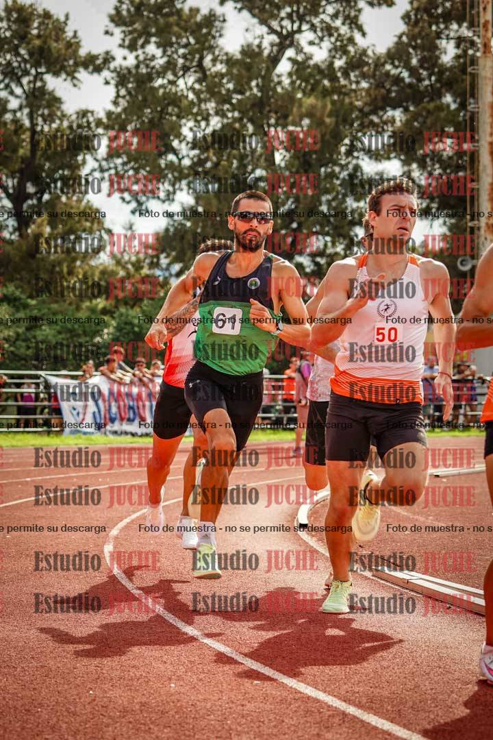 Fotos de los 800 m llanos de varones