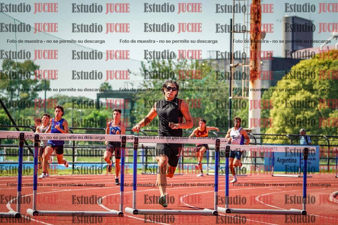 Fotos de los 400 m con vallas de varones
