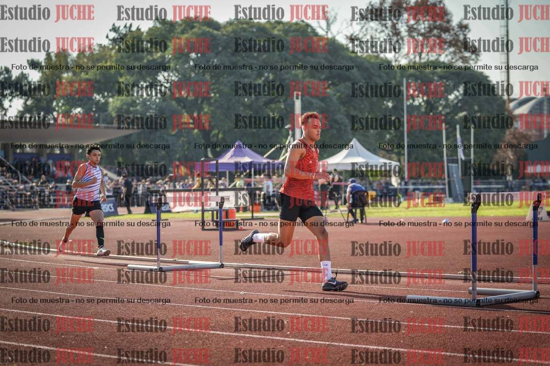 Fotos de los 400 m con vallas de varones