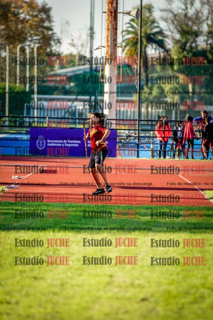 Fotos del lanzamiento de jabalina de mujeres y varones - U14