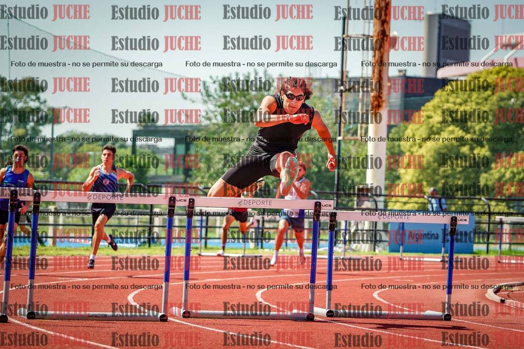Fotos de los 400 m con vallas de varones