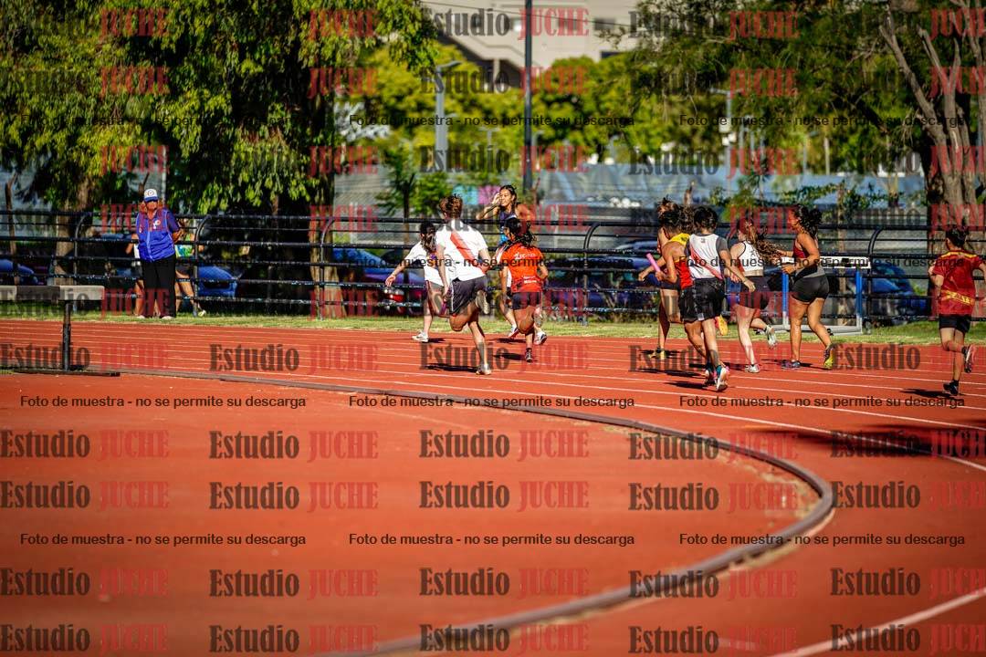 Fotos de las postas 5x80 m llanos de mujeres y varones