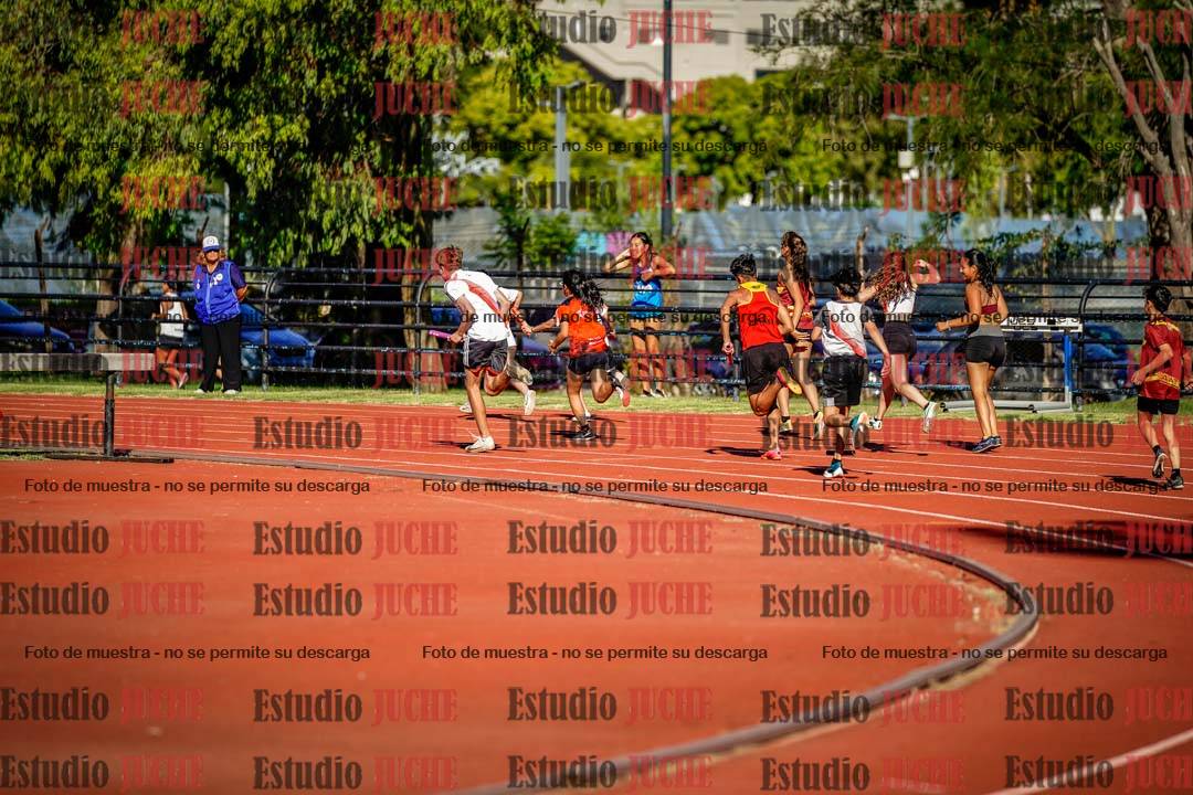 Fotos de las postas 5x80 m llanos de mujeres y varones