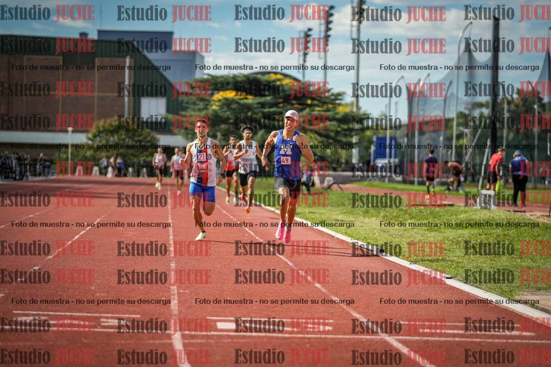 Fotos de los 800 m llanos de varones