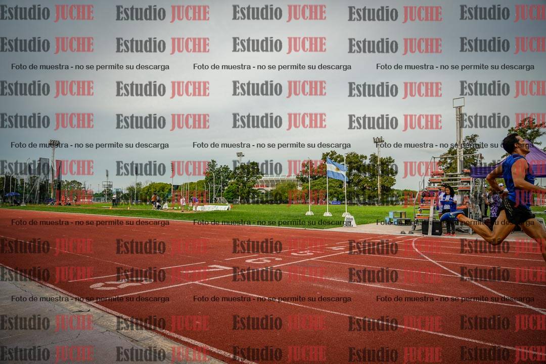 Fotos de los 400 m llanos de varones