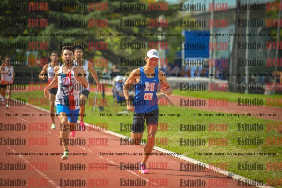 Fotos de los 800 m llanos de varones
