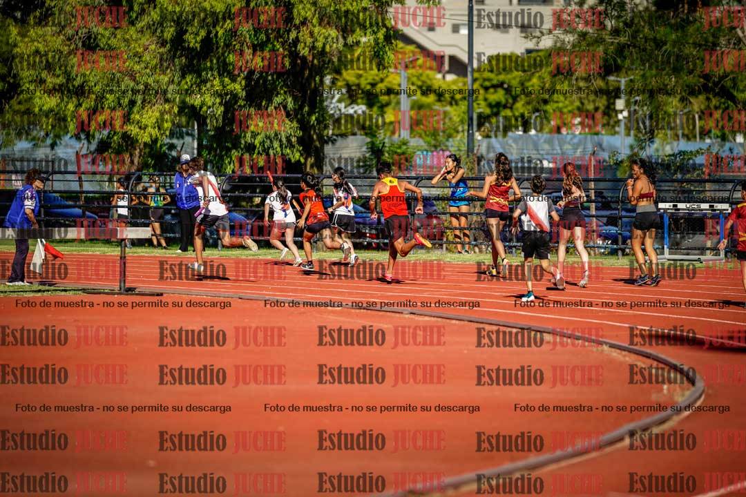 Fotos de las postas 5x80 m llanos de mujeres y varones