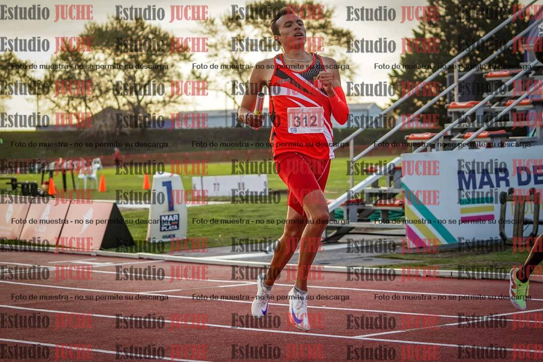 Fotos de los relevos 4x400 m de varones