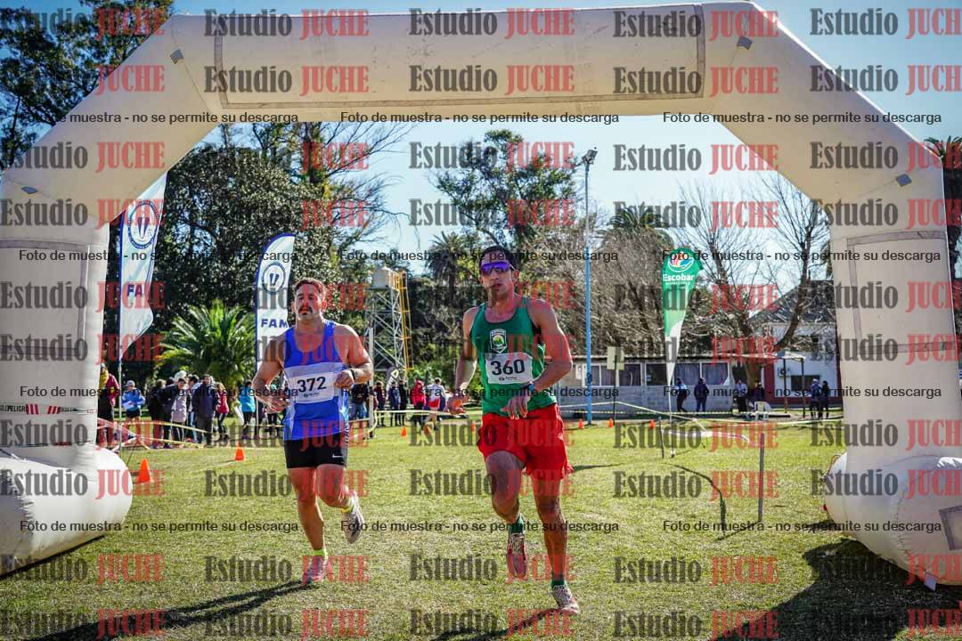 Fotos de la llegada del cross de 8000 m
