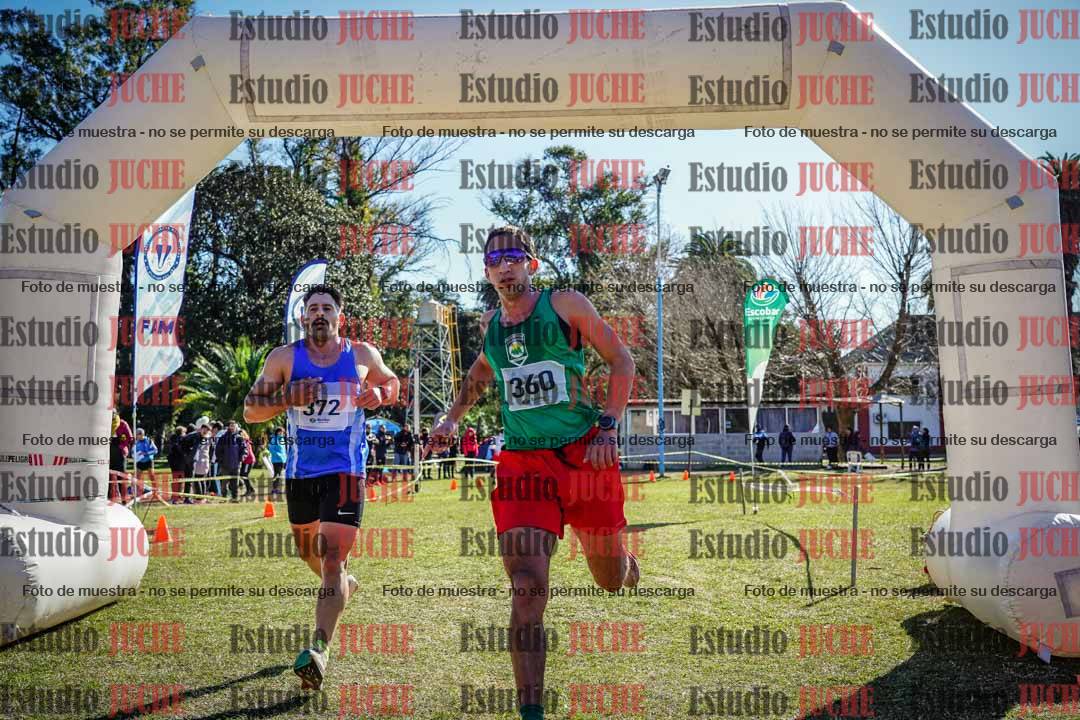 Fotos de la llegada del cross de 8000 m
