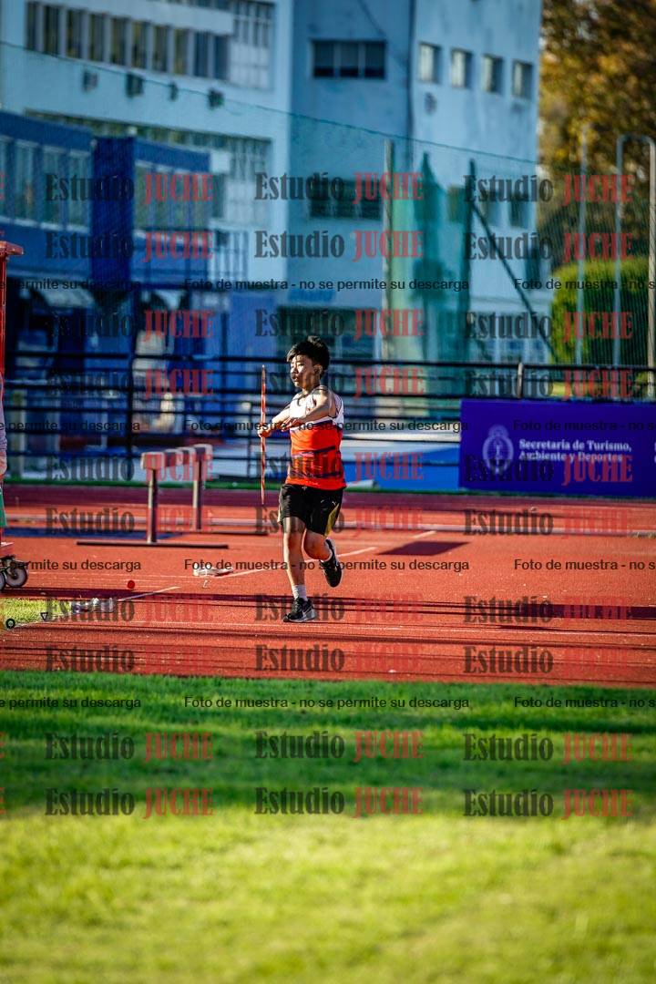 Fotos del lanzamiento de jabalina de mujeres y varones - U14