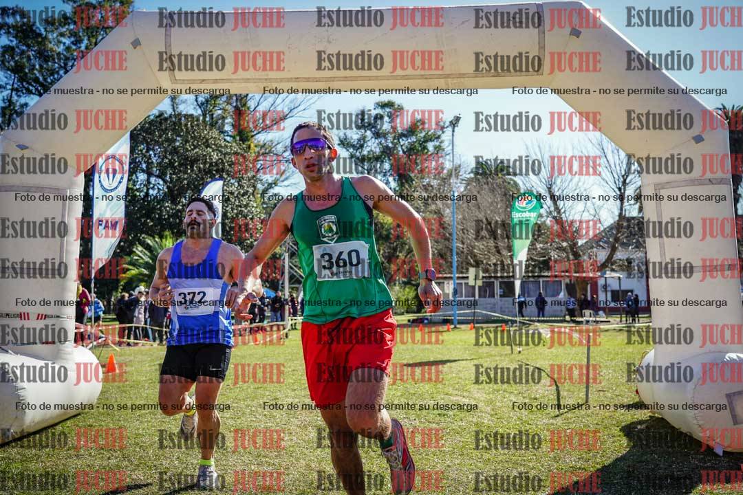 Fotos de la llegada del cross de 8000 m