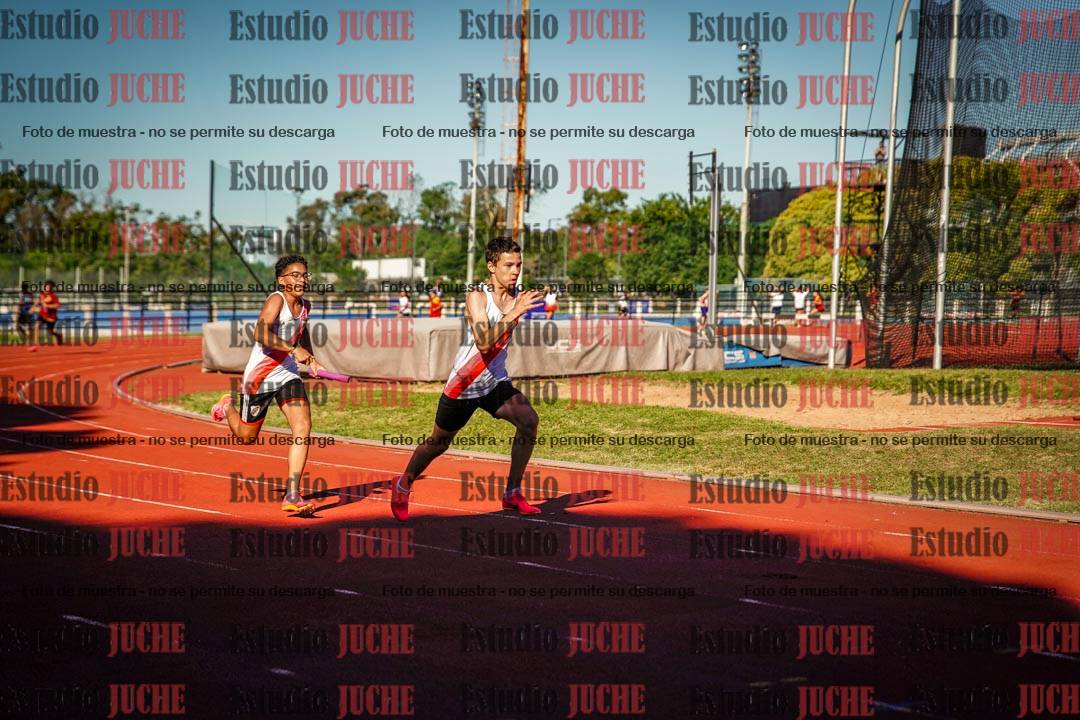 Fotos de las postas 5x80 m llanos de mujeres y varones