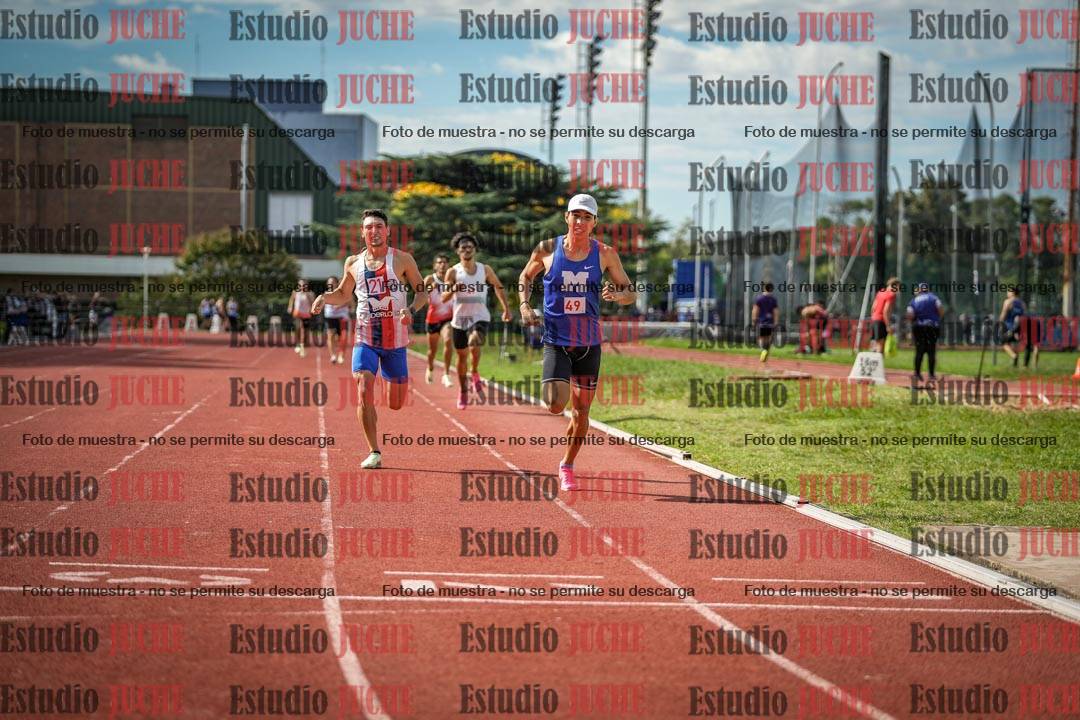 Fotos de los 800 m llanos de varones