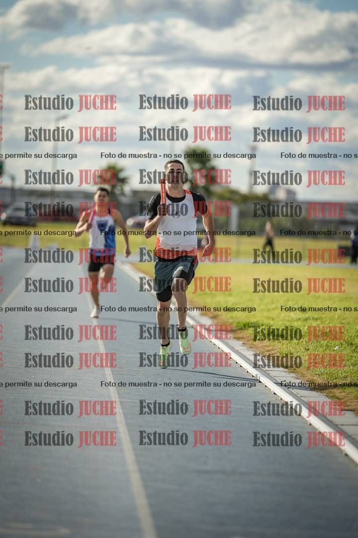 Fotos de las postas 4x400 m llanos de varones