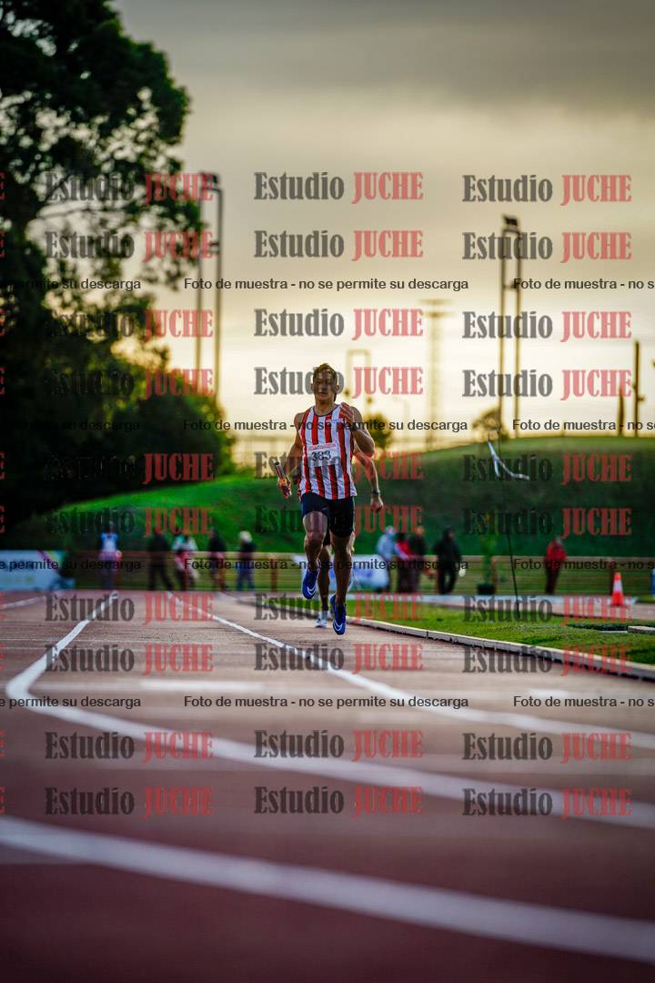 Fotos de los relevos 4x400 m de varones