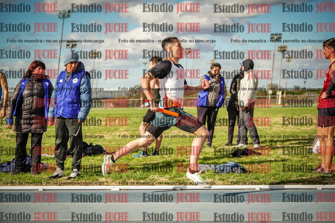 Fotos de las postas 4x400 m llanos de varones