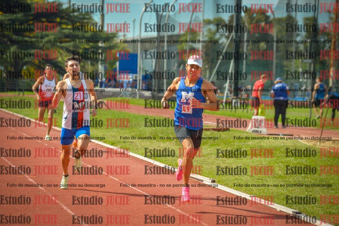 Fotos de los 800 m llanos de varones