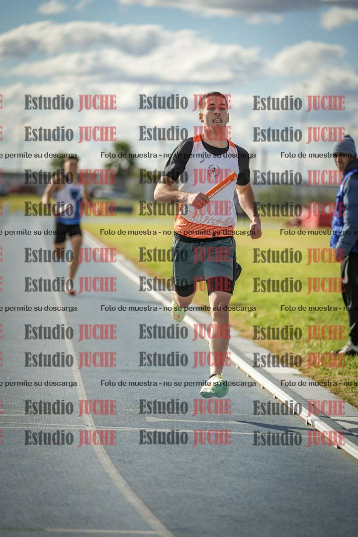 Fotos de las postas 4x400 m llanos de varones