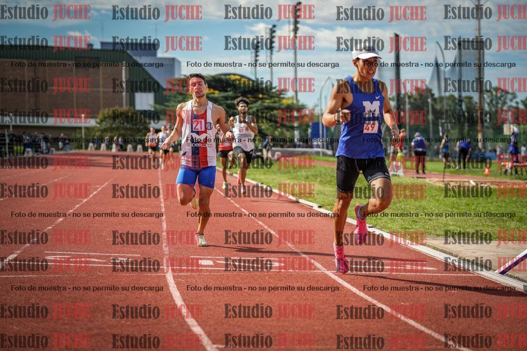 Fotos de los 800 m llanos de varones