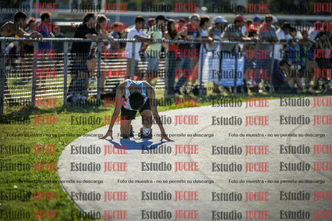 Fotos de los 400 m llanos de varones