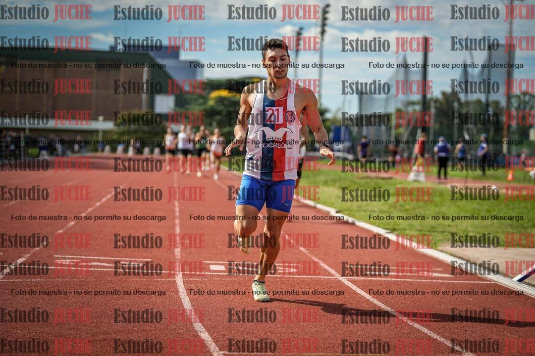 Fotos de los 800 m llanos de varones