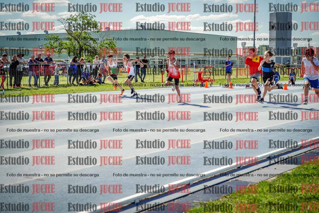 Fotos de los 50 m llanos de varones