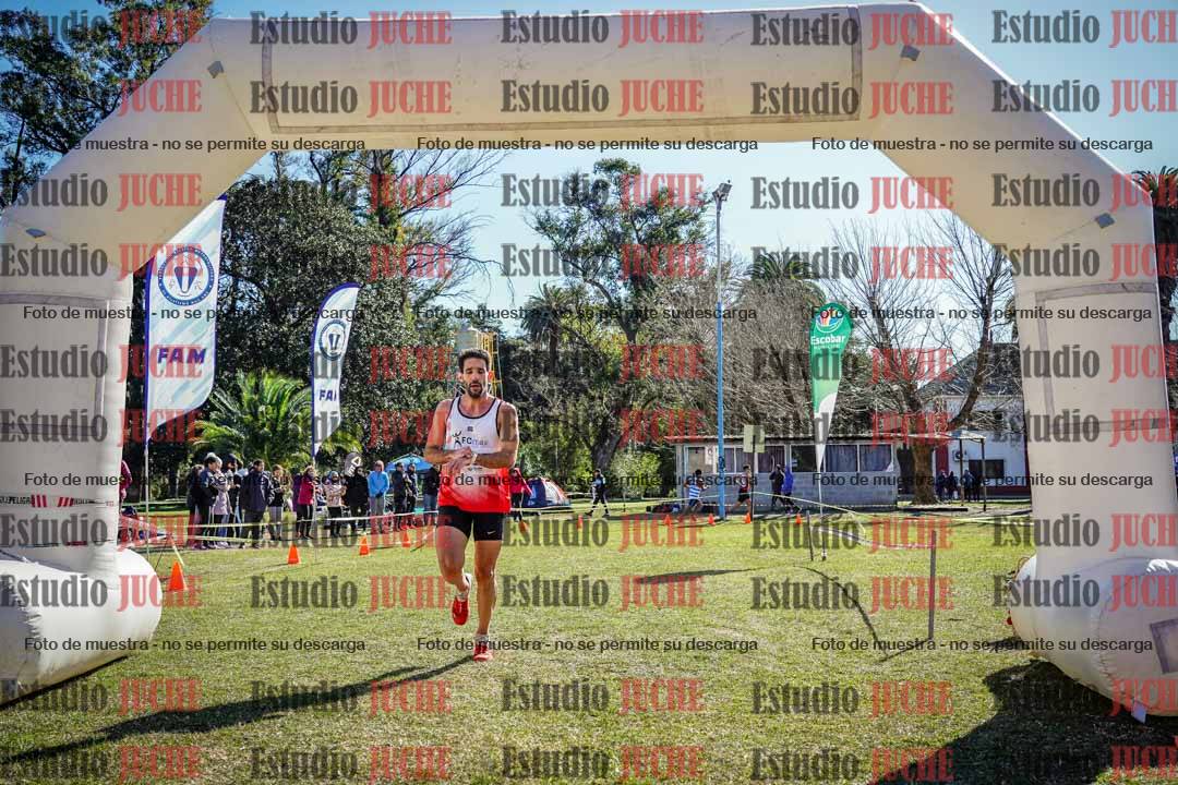 Fotos de la llegada del cross de 8000 m