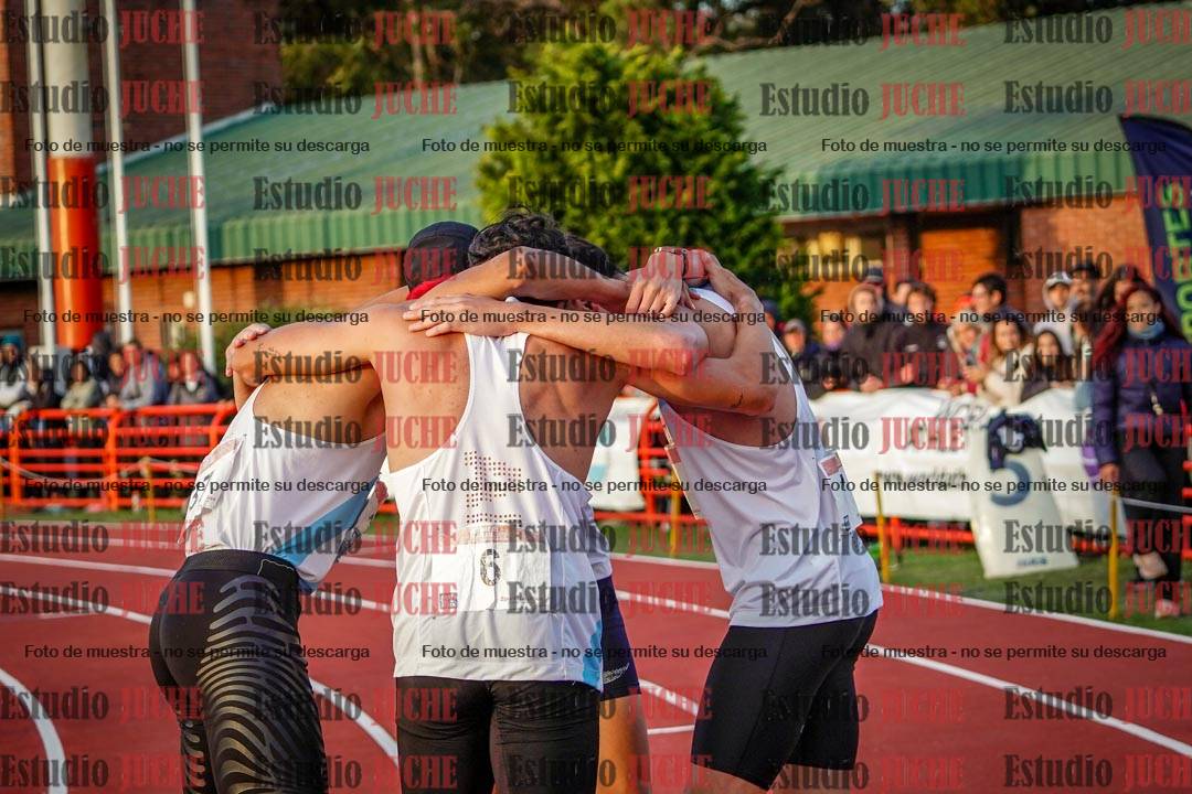Fotos de algunos extras y podios del día 3