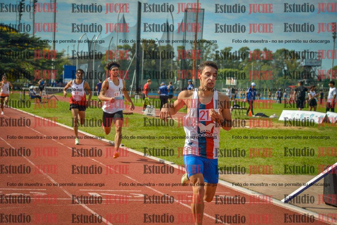 Fotos de los 800 m llanos de varones
