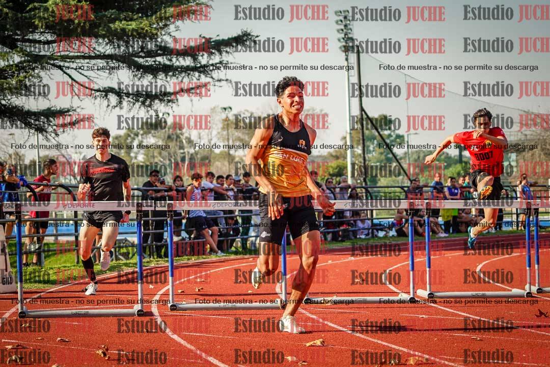 Fotos de los 400 m con vallas de varones