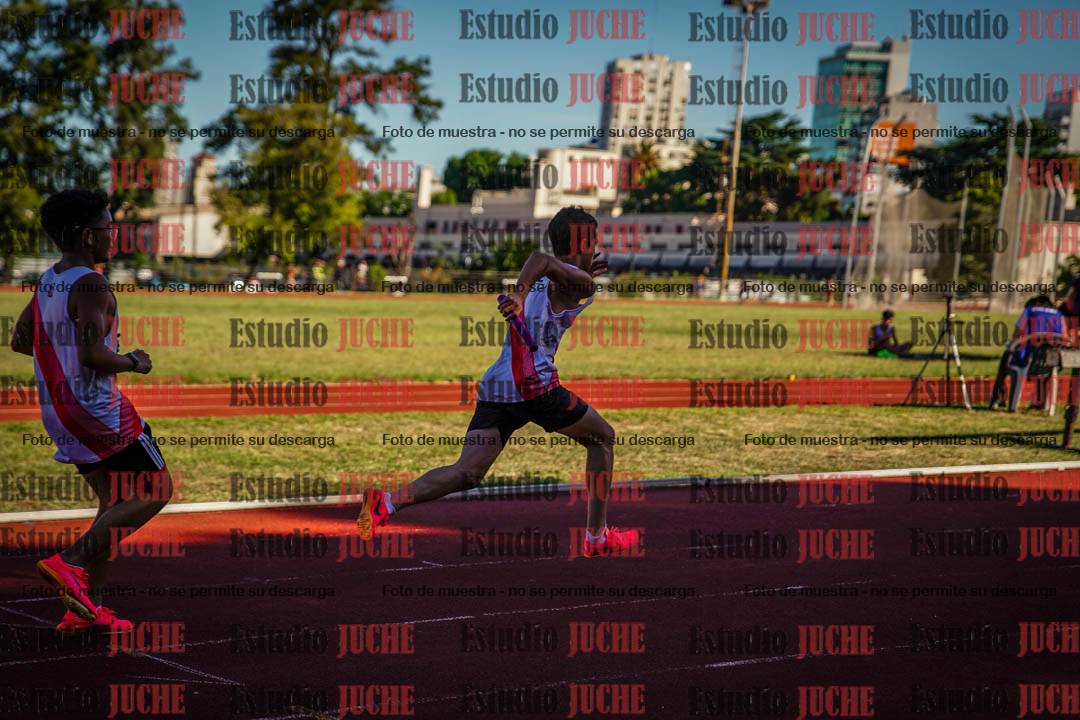 Fotos de las postas 5x80 m llanos de mujeres y varones