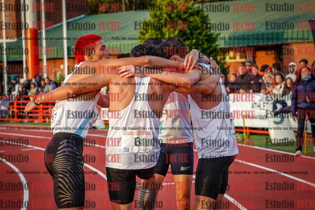 Fotos de algunos extras y podios del día 3