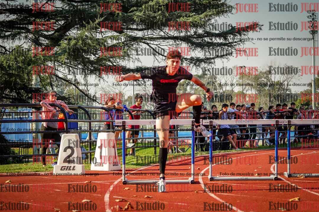 Fotos de los 400 m con vallas de varones