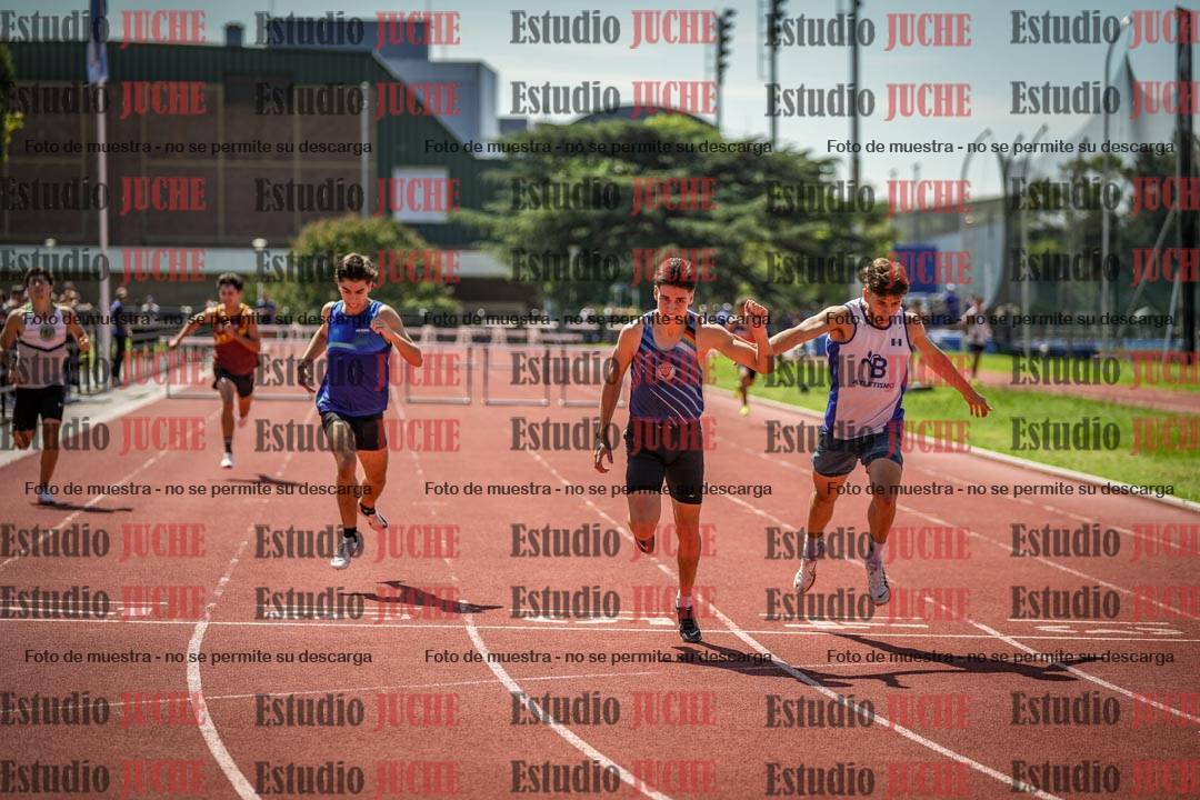 Fotos de los 400 m con vallas de varones