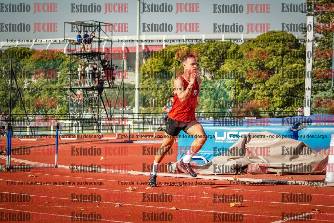 Fotos de los 400 m con vallas de varones