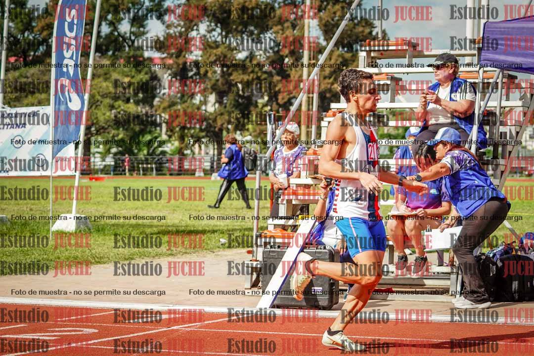 Fotos de los 800 m llanos de varones