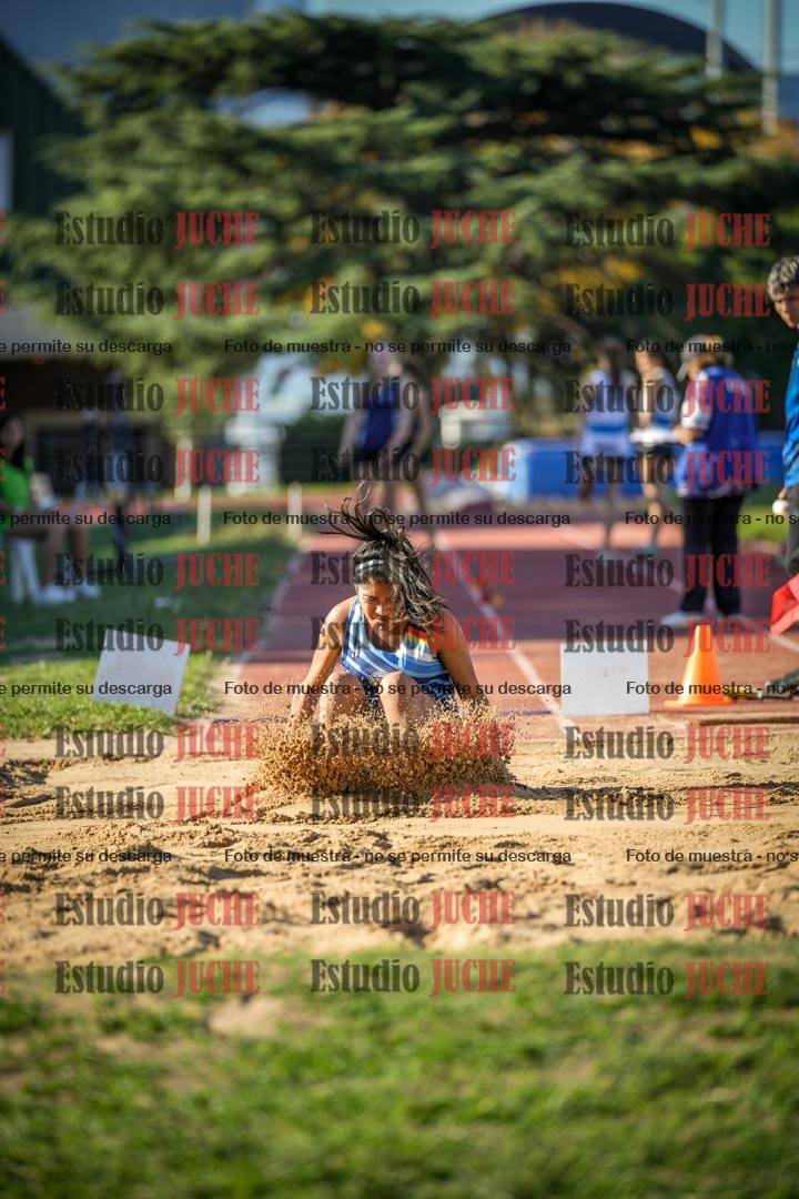 Fotos del salto en largo de mujeres - incluye U16