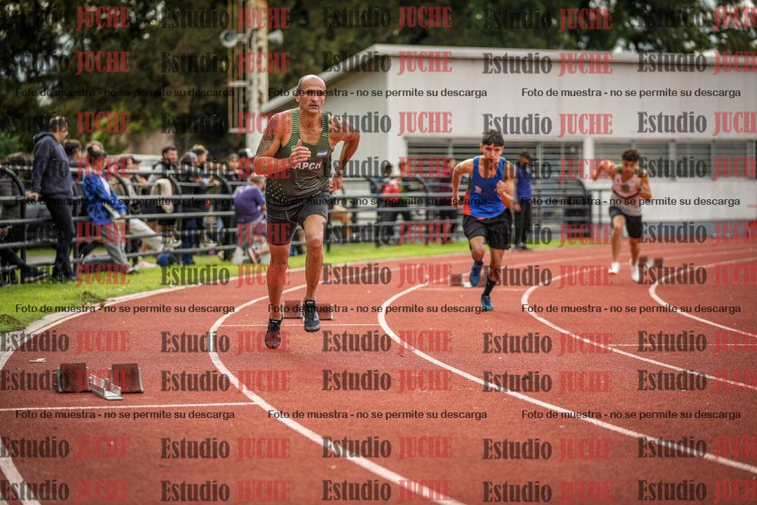 Fotos de los 400 m llanos de varones