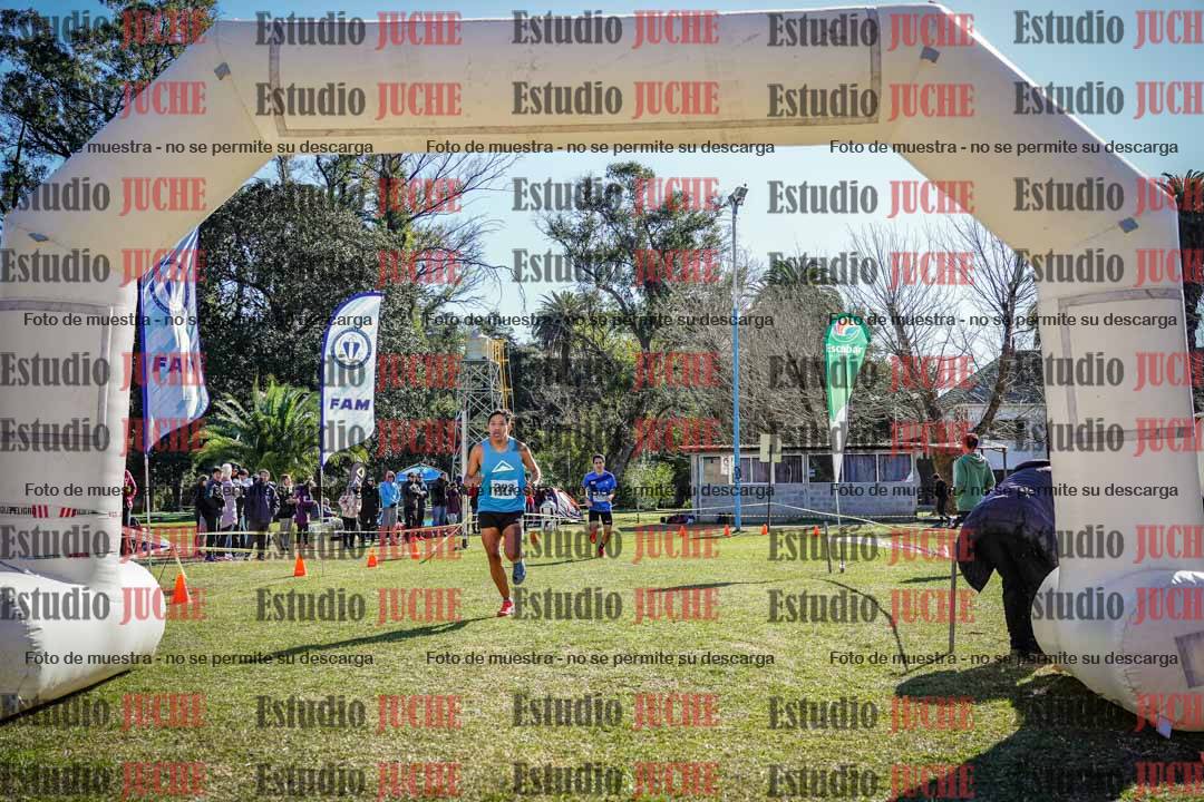 Fotos de la llegada del cross de 8000 m