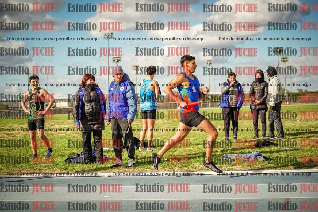 Fotos de las postas 4x400 m llanos de varones
