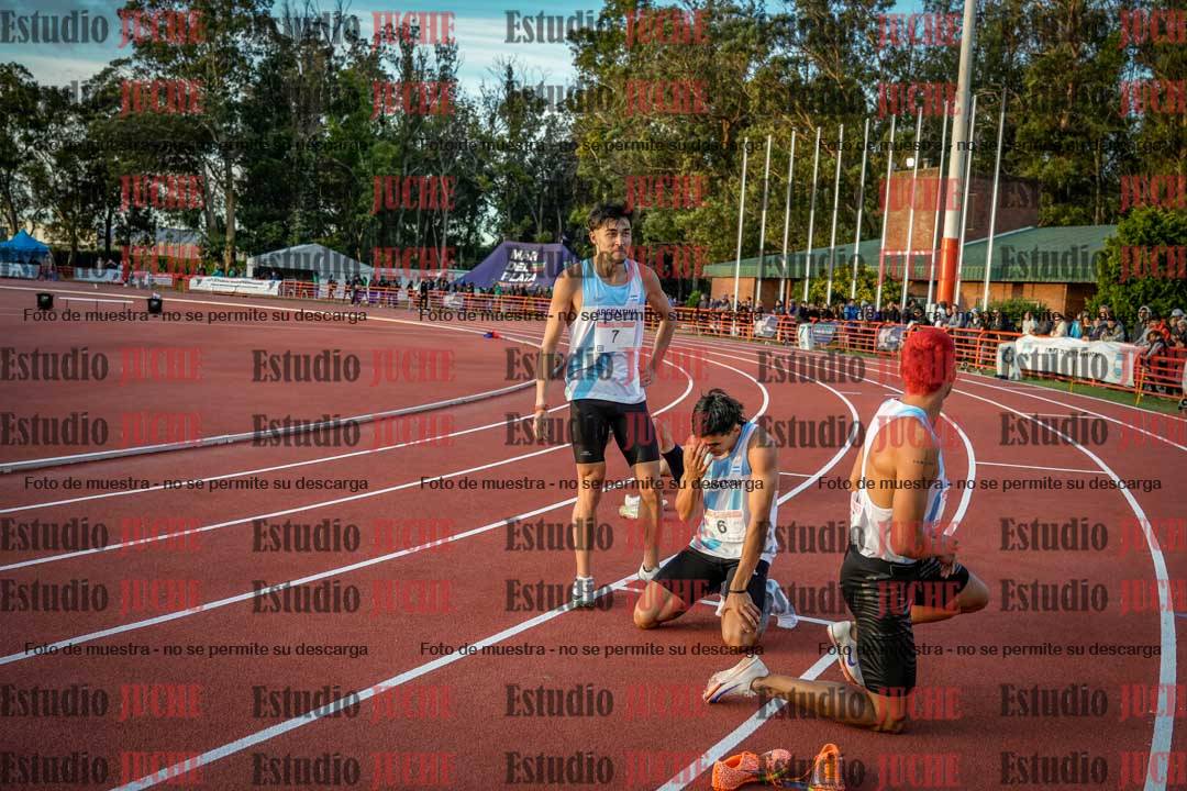 Fotos de algunos extras y podios del día 3