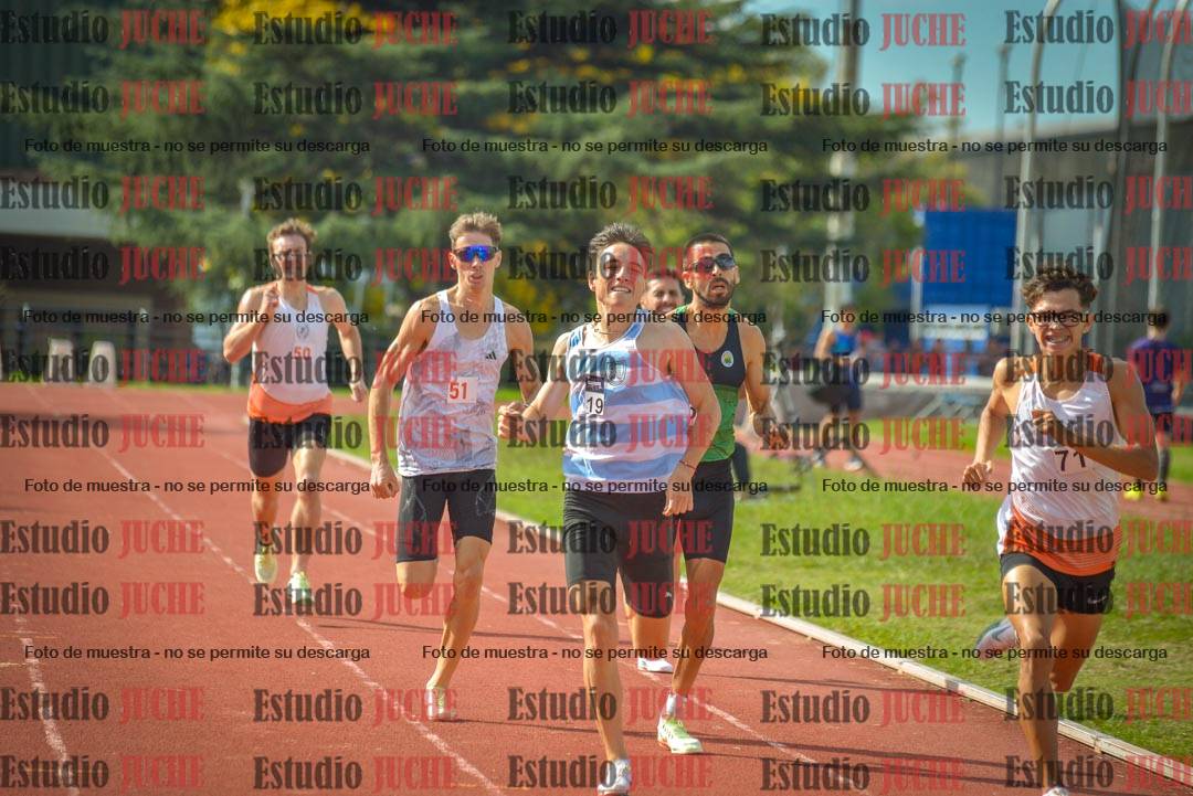 Fotos de los 800 m llanos de varones
