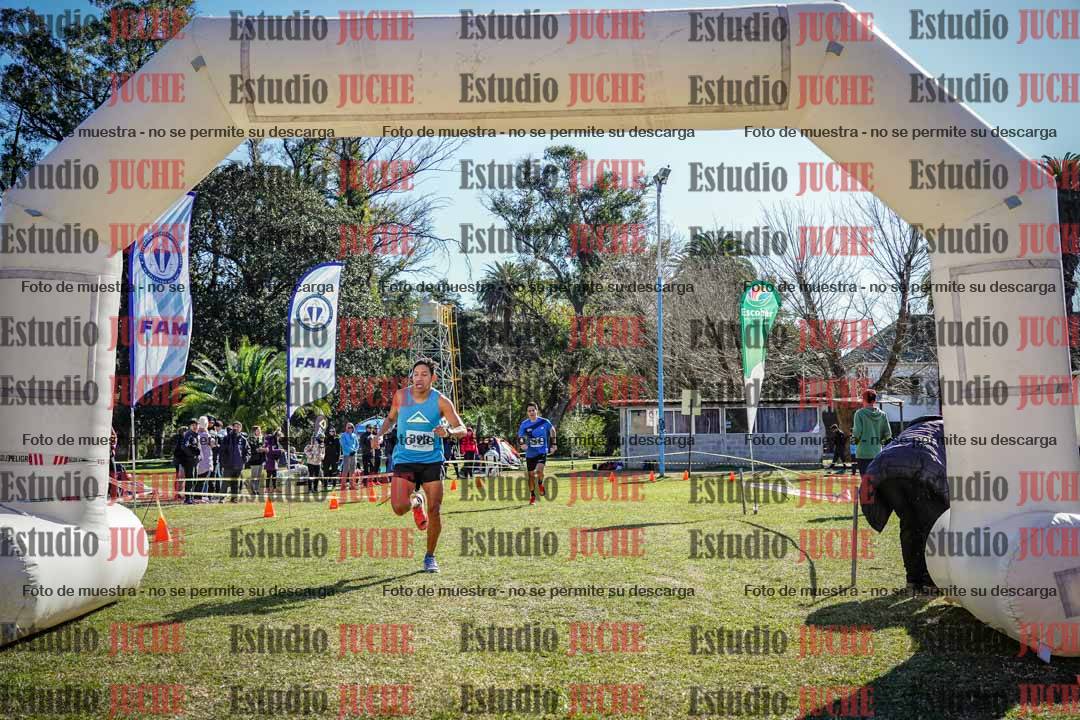 Fotos de la llegada del cross de 8000 m